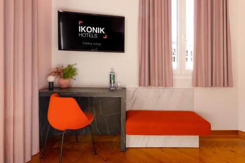 Habitación Doble Deluxe con Balcón del hotel Ikonik Gran Vía. Foto 9