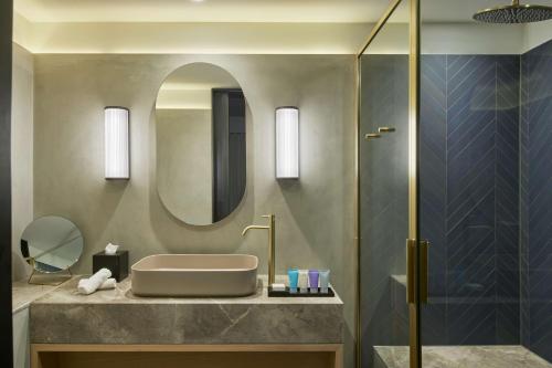 Suite de 1 dormitorio - 1 cama extragrande del hotel Canopy By Hilton London City