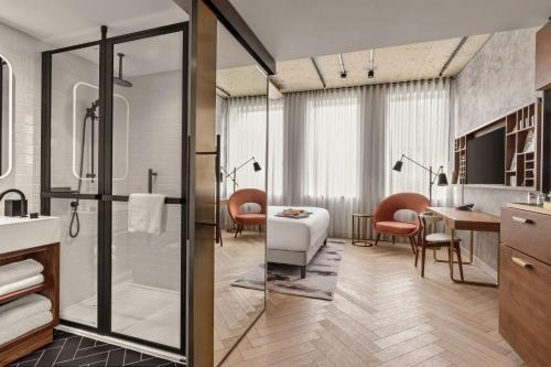 Habitaciones Comunicadas Familiares del hotel Canopy By Hilton London City. Foto 8