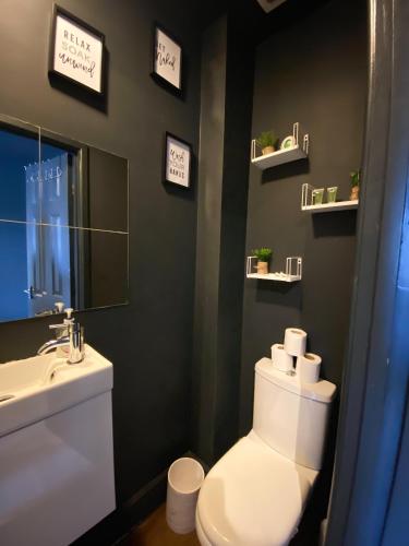 Habitación Doble con baño privado del hotel Holland Road Stays. Foto 1