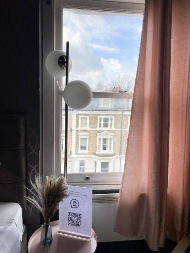 Habitación Doble con baño privado del hotel Holland Road Stays. Foto 6