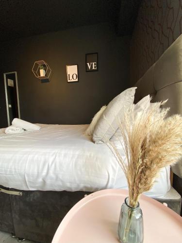 Habitación Doble con baño privado del hotel Holland Road Stays. Foto 7