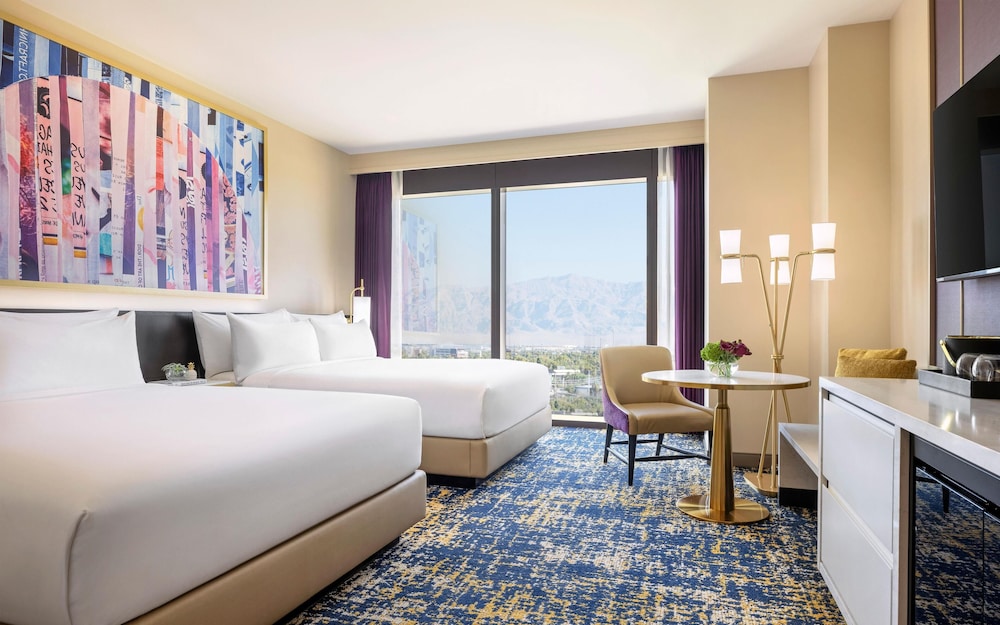 Habitación Deluxe, 2 camas de matrimonio, vistas a la ciudad del hotel Las Vegas Hilton at Resorts World