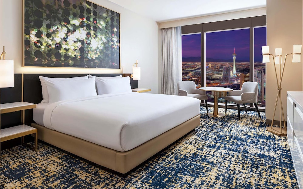 Habitación Deluxe, 1 cama de matrimonio grande (Strip View) del hotel Las Vegas Hilton at Resorts World. Foto 1
