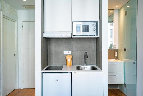 Estudio con vistas a la ciudad del hotel SmartRental Gran Via 47. Foto 9