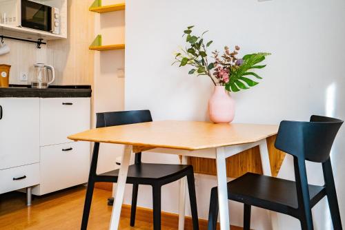 Estudio Interior del hotel SmartRental Gran Via 47. Foto 5