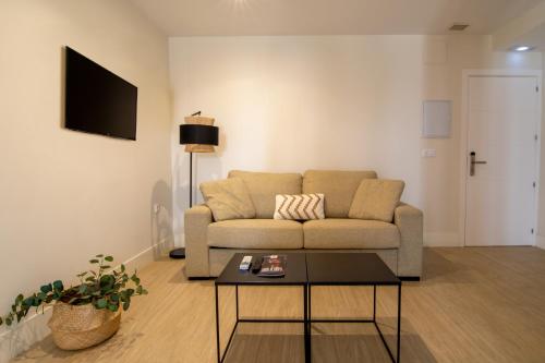 Suite de 1 dormitorio del hotel Apartamentos Magna Sevilla. Foto 6
