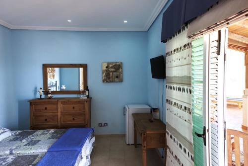 Habitación Familiar con baño compartido del hotel La Colina Jandia. Foto 10