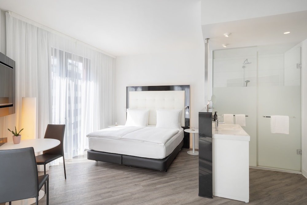 La Habitación INNSiDE del hotel Innside By Meliá Frankfurt Ostend. Foto 1