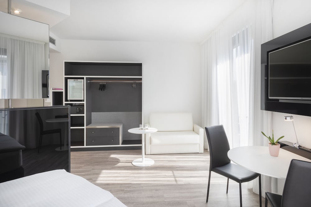 La Habitación INNSiDE del hotel Innside By Meliá Frankfurt Ostend. Foto 2