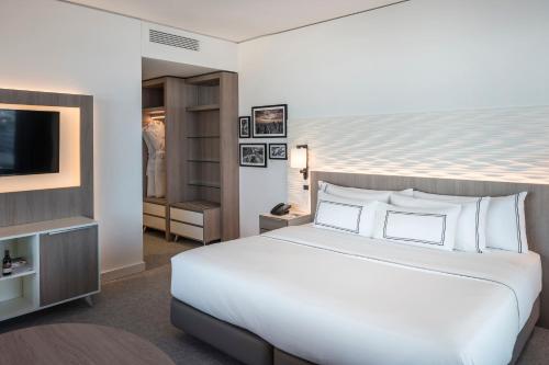 Suite Junior del hotel Melia Frankfurt City. Foto 3