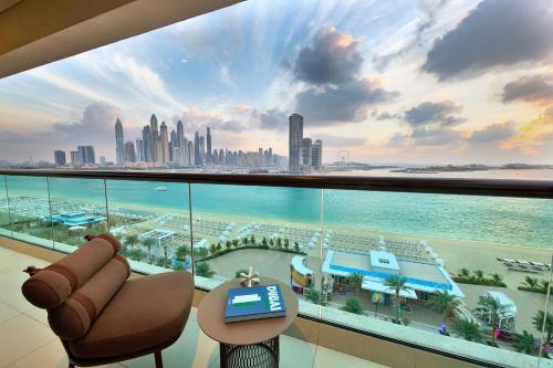 Presidential Suite, Sea View, 2 King Bed with 1 Sofa Bed, Beachfront Resort del hotel Marriott Resort Palm Jumeirah Dubai