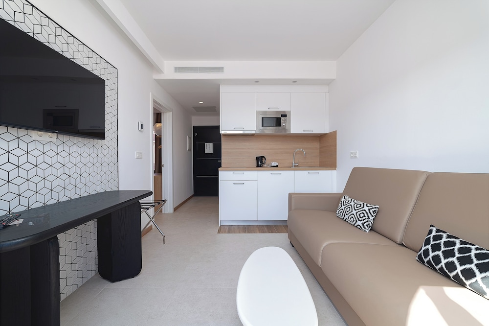 Apartamento estándar, Aire acondicionado, vistas a la piscina del hotel Arena Castillo. Foto 1