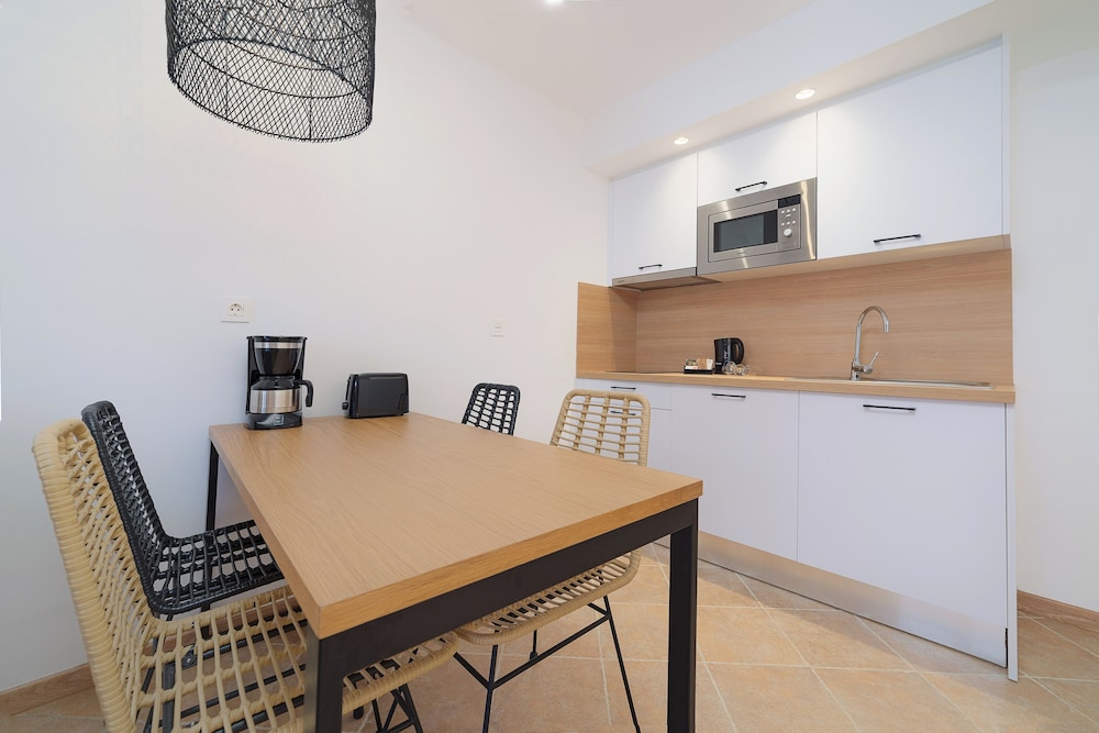 Apartamento Superior 1 Cama queen Sofá Cama incluido del hotel Arena Castillo. Foto 3