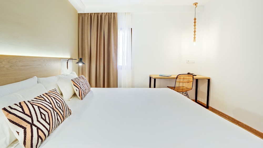 Apartamento 1 Cama queen Familiar Sofá Cama incluido del hotel Arena Castillo. Foto 2