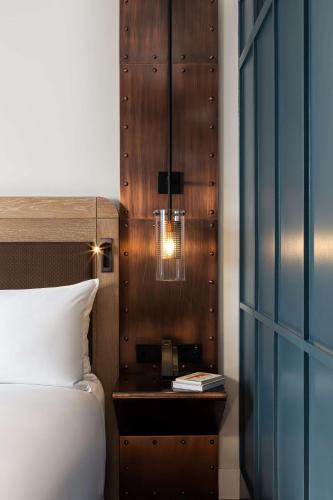 Suite Gantry del hotel The Gantry London, Curio Collection by Hilton. Foto 1