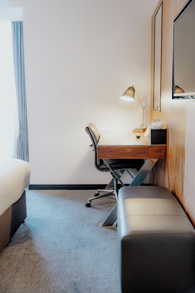 Habitación, 1 cama de matrimonio grande, vistas al río (High Floor) del hotel Hyatt Regency London Albert Embankment. Foto 1