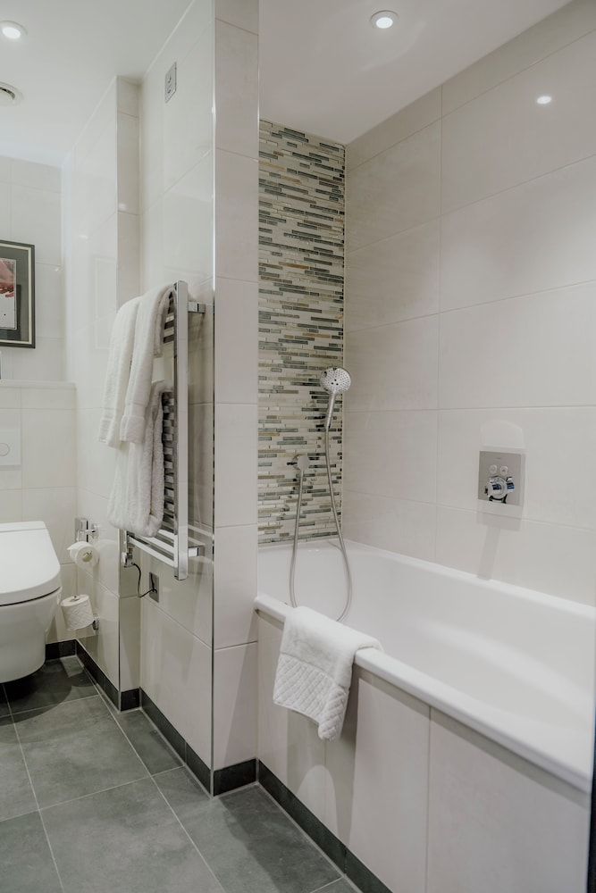 Habitación Deluxe, 1 cama de matrimonio grande, vistas al río del hotel Hyatt Regency London Albert Embankment. Foto 5