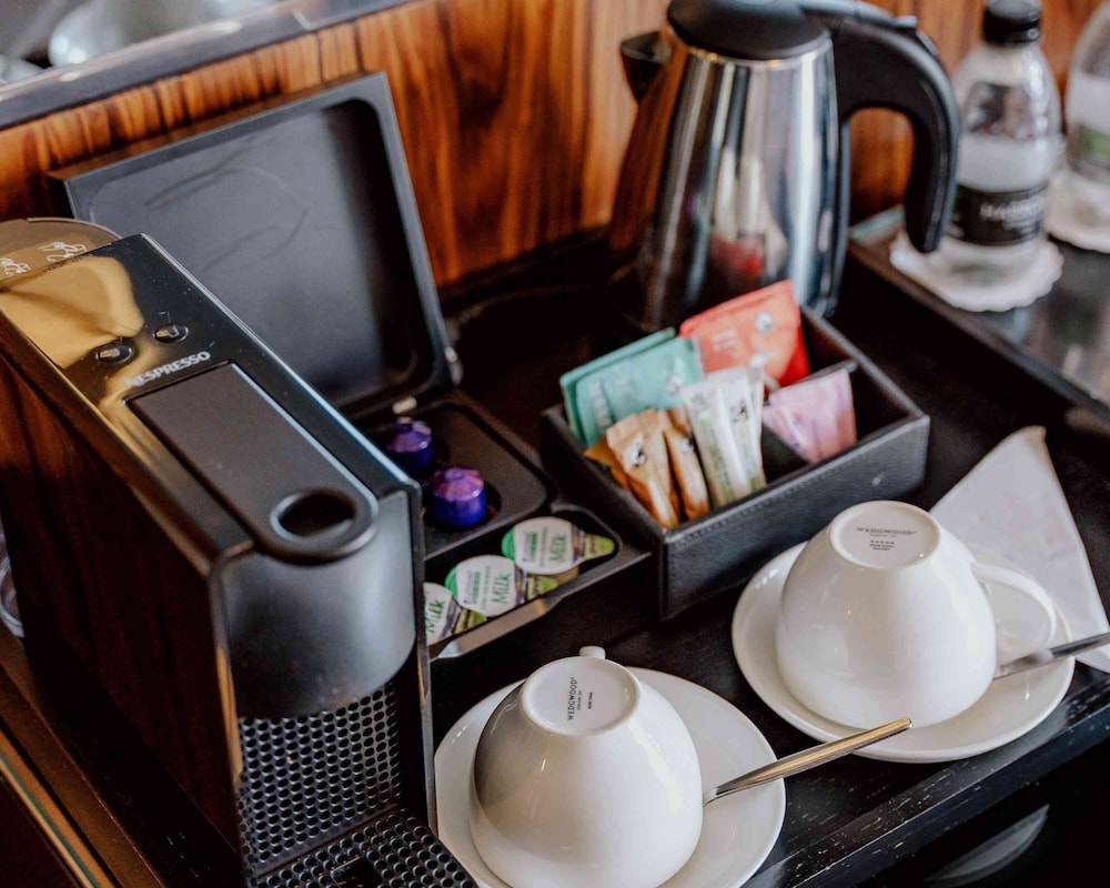 Habitación, 1 cama de matrimonio grande, vistas al patio del hotel Hyatt Regency London Albert Embankment. Foto 3