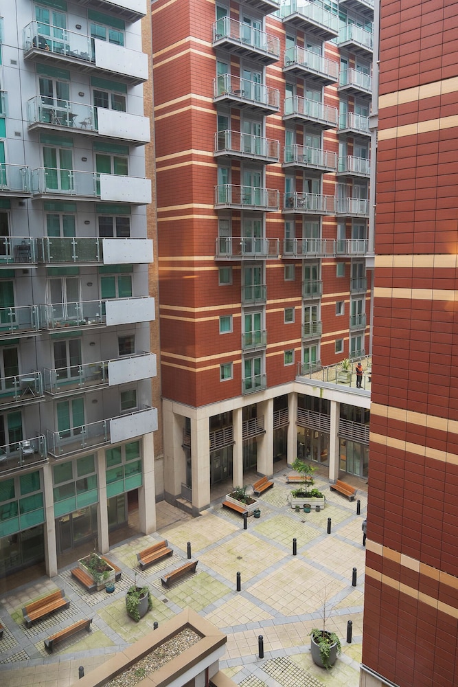 Habitación, 1 cama de matrimonio grande, vistas al patio (High Floor) del hotel Hyatt Regency London Albert Embankment. Foto 1