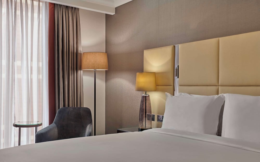 Habitación, 1 cama de matrimonio grande, vistas al patio (High Floor) del hotel Hyatt Regency London Albert Embankment. Foto 3