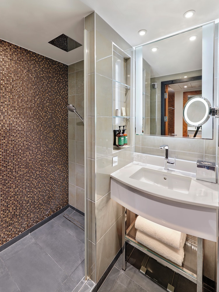 Habitación, 1 cama de matrimonio grande, vistas al patio (High Floor) del hotel Hyatt Regency London Albert Embankment. Foto 6