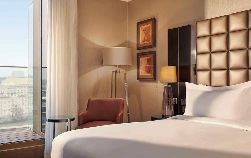 Suite ejecutiva, balcón, vistas al río del hotel Hyatt Regency London Albert Embankment. Foto 4