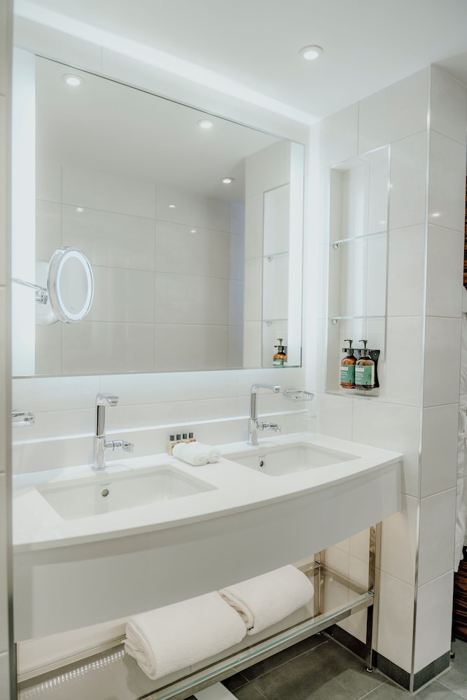 Suite ejecutiva, balcón, vistas al río del hotel Hyatt Regency London Albert Embankment. Foto 7