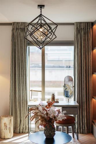 Suite Junior del hotel Hart Shoreditch Hotel London, Curio Collection by Hilton. Foto 4