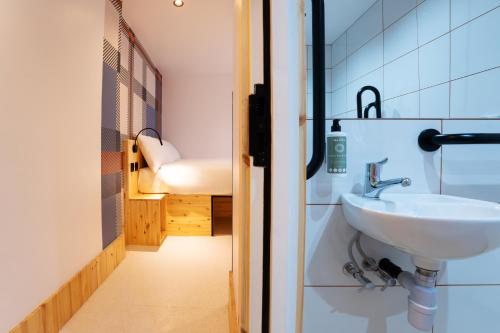 Habitación Doble con ventana - Adaptada para personas de movilidad reducida del hotel easyHotel Paddington. Foto 1