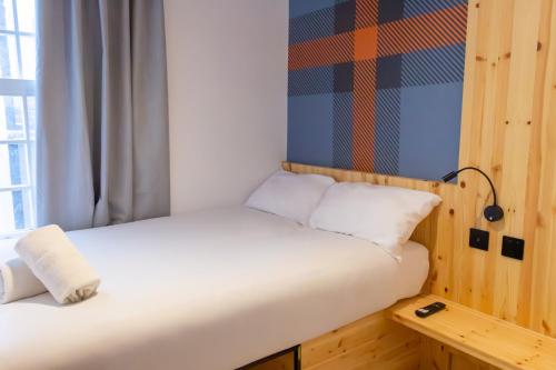 Habitación Doble Pequeña con ventana del hotel easyHotel Paddington. Foto 1