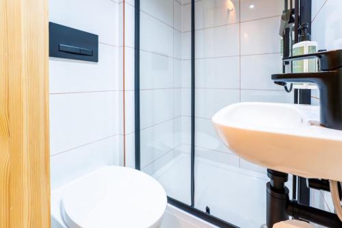 Lower Ground Standard Double Bed del hotel easyHotel Paddington. Foto 3
