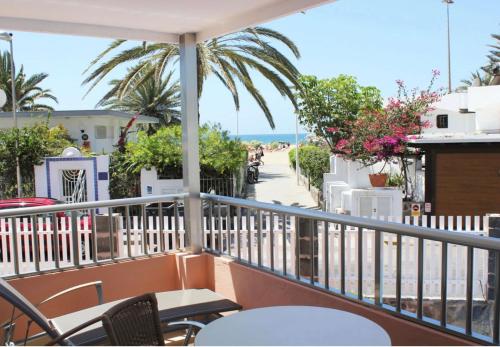 Apartamento con balcón del hotel Apartamentos Oasis Sol. Foto 15