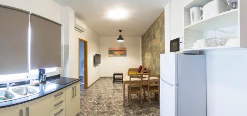 Apartamento Con Cocina Con Vistas Sofá Cama incluido 2 Camas individuales del hotel Apartamentos La Aldea Suites. Foto 1