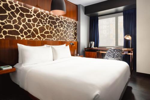 Habitación Doble Empire State - 1 cama extragrande del hotel Hendricks. Foto 6