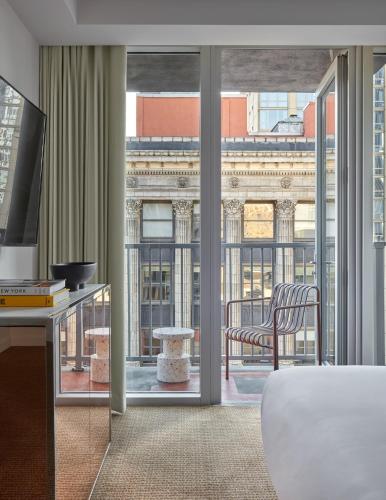 Habitación King con balcón del hotel Hotel Park Avenue NYC (Formerly Mondrian Park Avenue). Foto 1