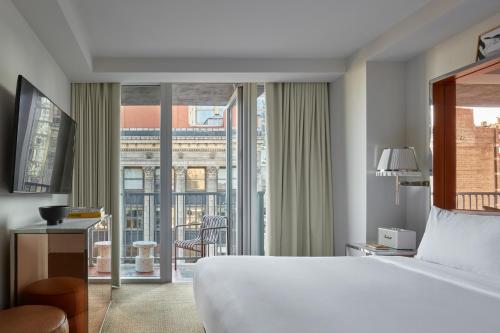 Habitación King con balcón del hotel Hotel Park Avenue NYC (Formerly Mondrian Park Avenue). Foto 4