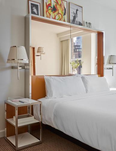 Habitación Doble Premier con cama extragrande del hotel Hotel Park Avenue NYC (Formerly Mondrian Park Avenue). Foto 3