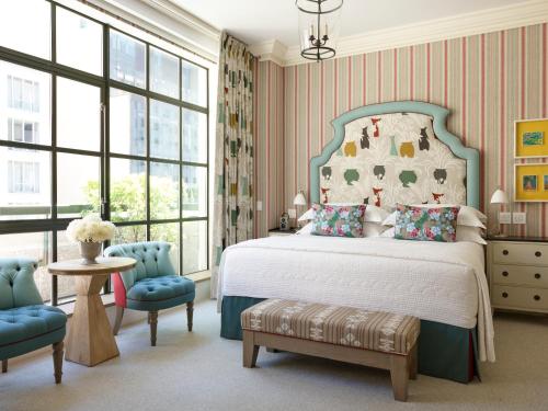 Suite con terraza y 1 dormitorio del hotel The Whitby. Foto 4