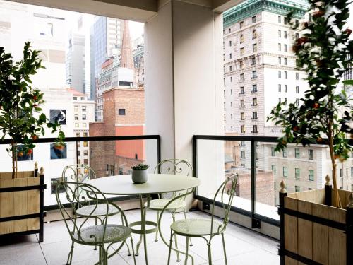 Suite Junior con terraza del hotel The Whitby. Foto 4