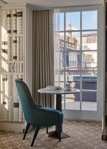 Habitación Premier King con balcón del hotel Great Scotland Yard Hotel, part of Hyatt