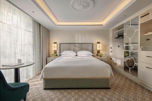 Habitación Premier King con balcón del hotel Great Scotland Yard Hotel, part of Hyatt. Foto 1