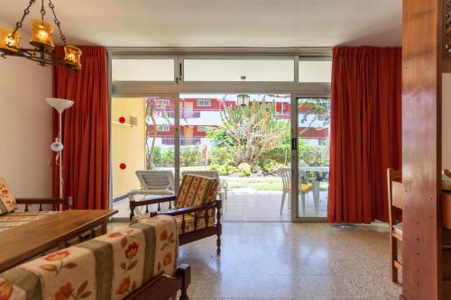 Apartamento con 1 dormitorio y acceso a la piscina - Planta baja del hotel Apartamentos Melusina. Foto 6