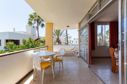 Apartamento Superior de 1 dormitorio con terraza privada - Planta superior del hotel Apartamentos Melusina. Foto 2