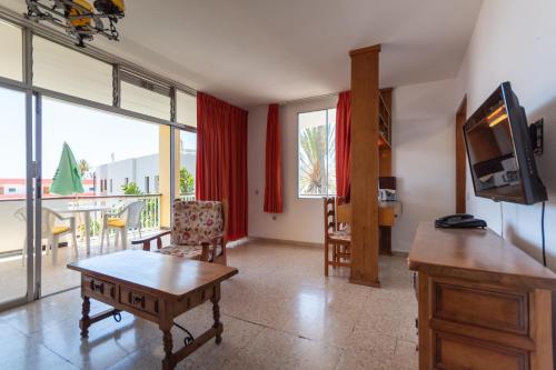 Apartamento Superior de 1 dormitorio con terraza privada - Planta superior del hotel Apartamentos Melusina. Foto 11