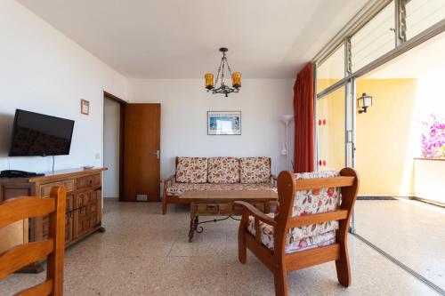 Apartamento con 1 dormitorio y terraza privada - Última planta del hotel Apartamentos Melusina. Foto 4
