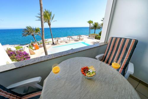 Apartamento con balcón del hotel Ocean view apartments Las Flores I. Foto 1