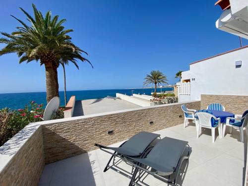 Bungalow Vista Mar Vista Piscina Balcón o Terraza Con Cocina Sofá Cama incluido 2 Camas individuales del hotel Ocean view apartments Las Flores I. Foto 2