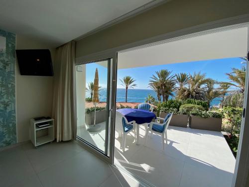 Bungalow con vistas al mar del hotel Ocean view apartments Las Flores I. Foto 3