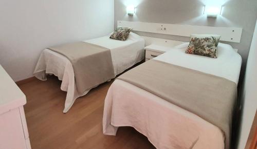 Habitación Doble Estándar con vistas al mar - 2 camas del hotel Horizonte. Foto 2